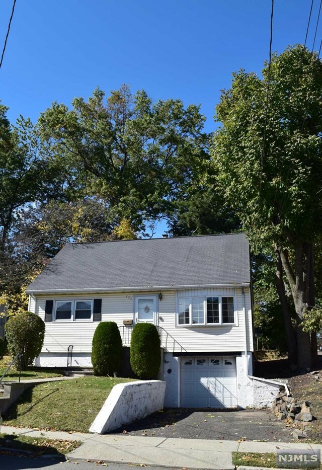 Property Photo:  757 Florence Place  NJ 07010 