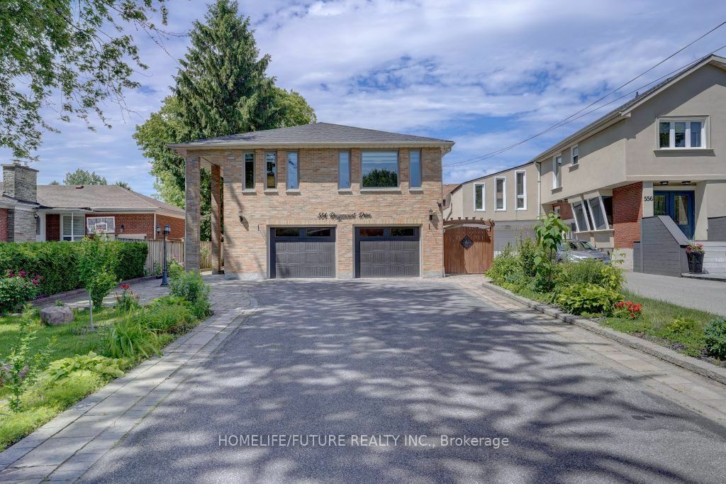 Photo de la propriété:  554 Rougemount Dr  ON L1W 2C2 