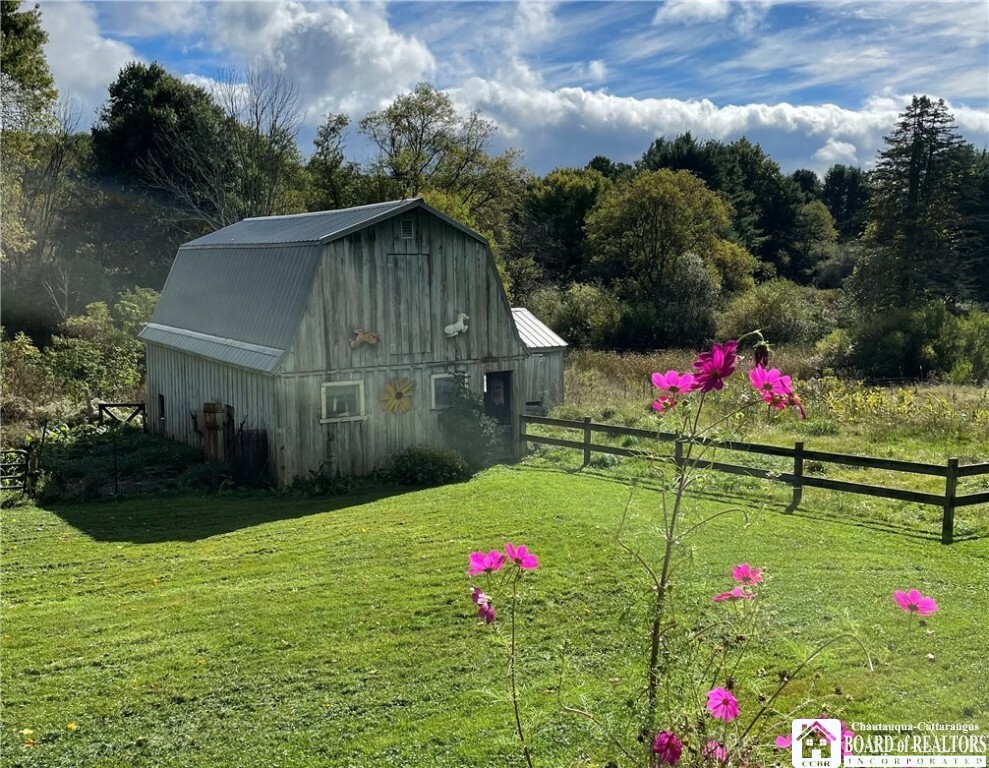 Property Photo:  1628 Wellman Road  NY 14710 