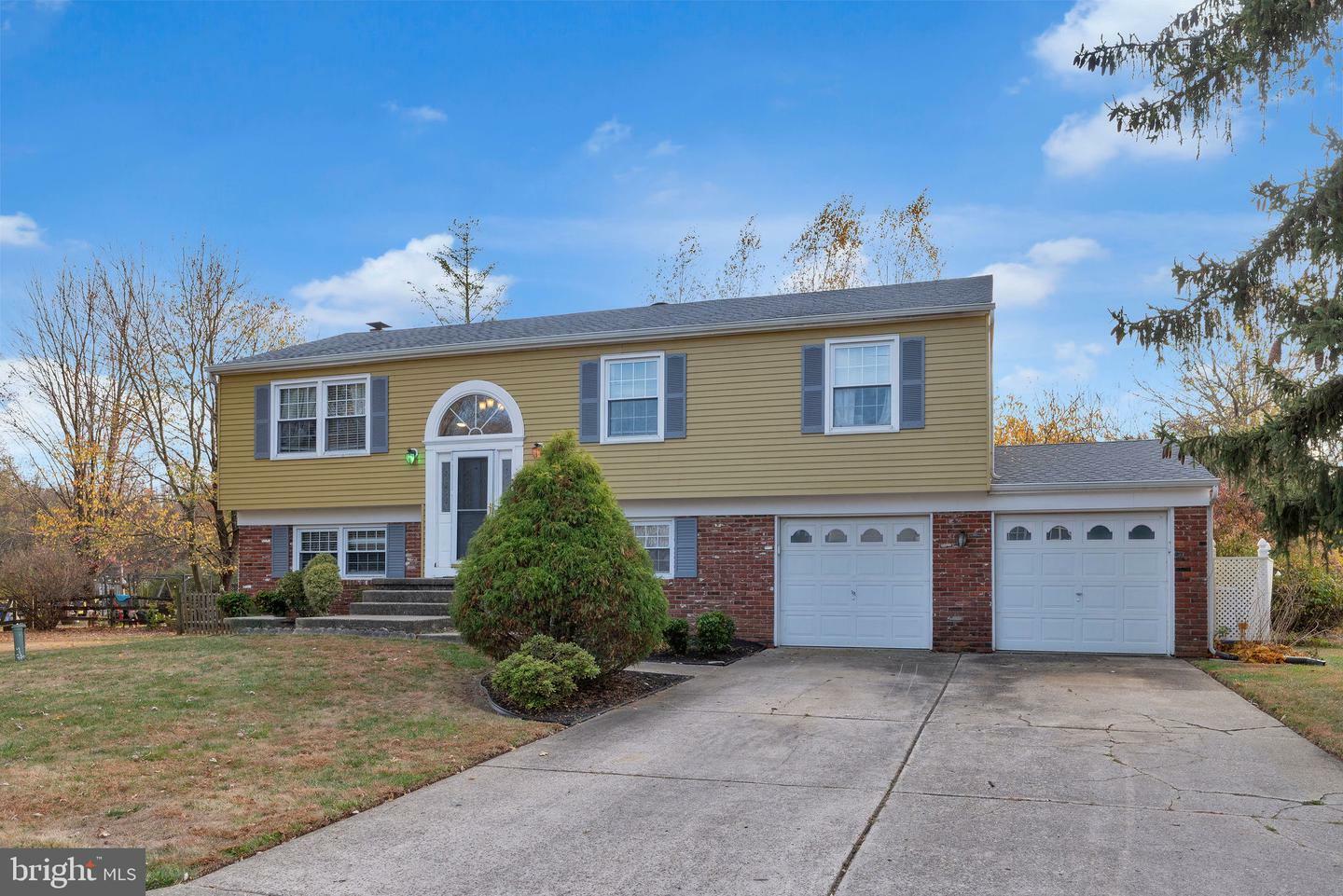 Property Photo:  40 Coachman Drive  NJ 08505 