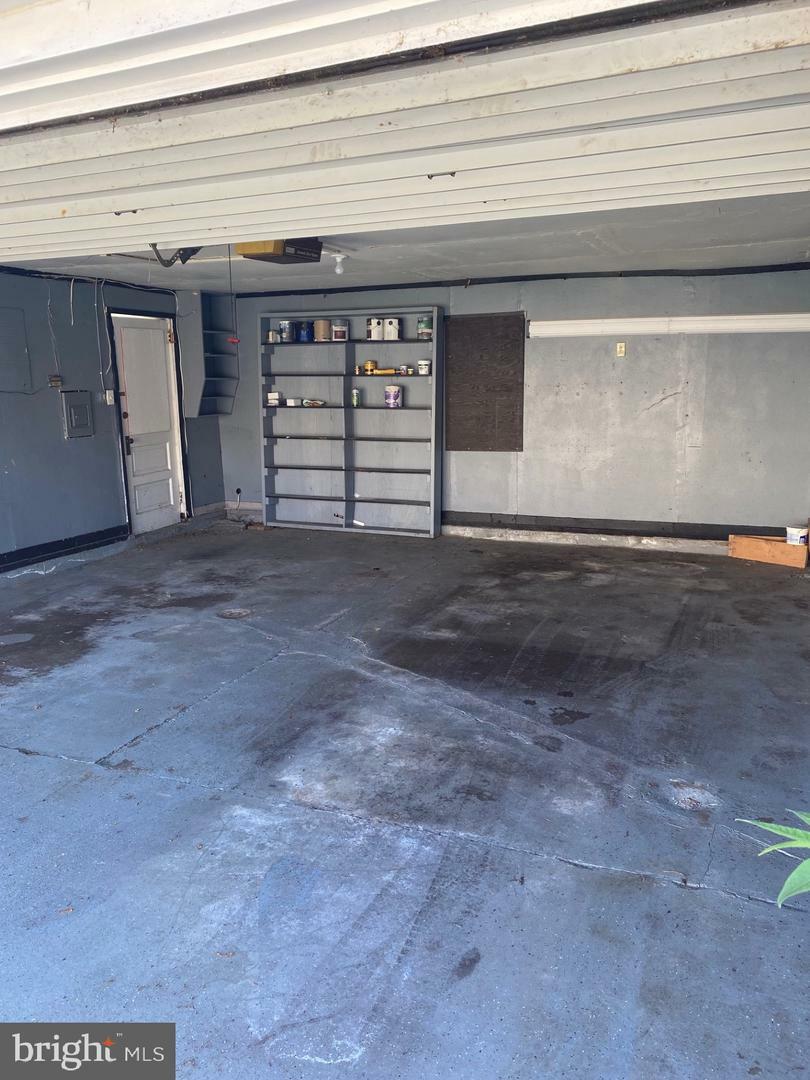 Property Photo:  1527 E Caracas Ave Garage In Rear Ally  PA 17033 