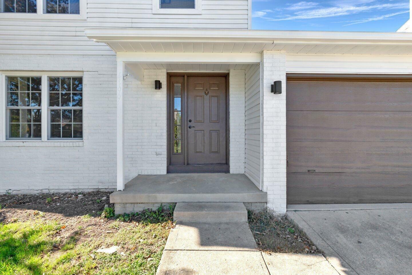 Property Photo:  4199 Crosspointe Drive  OH 43207 