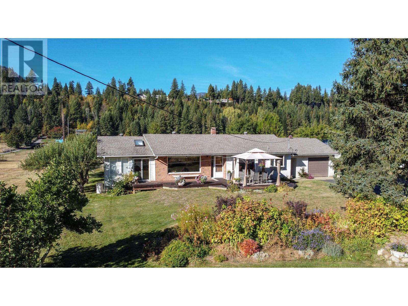 Property Photo:  2697 Shoreacres Road  BC V1N 4R1 