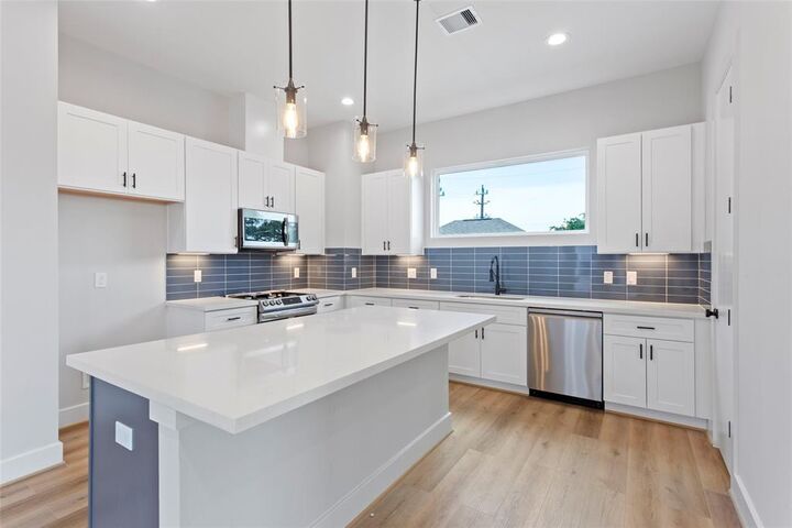 905 Quitman Unit C Street  Houston TX 77009 photo