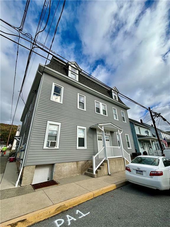 Property Photo:  631 Pen Argyl Street 3  PA 18072 