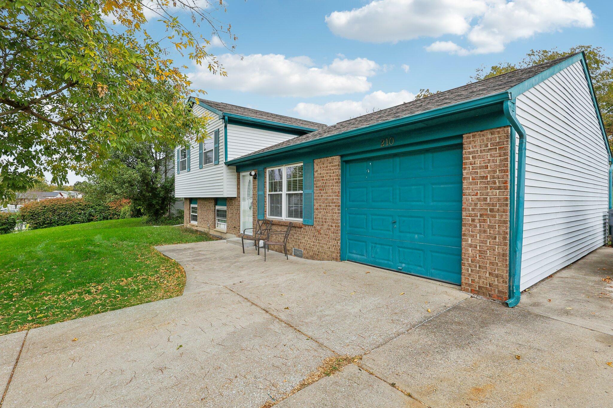 Property Photo:  210 Ashwood Drive  KY 41094 