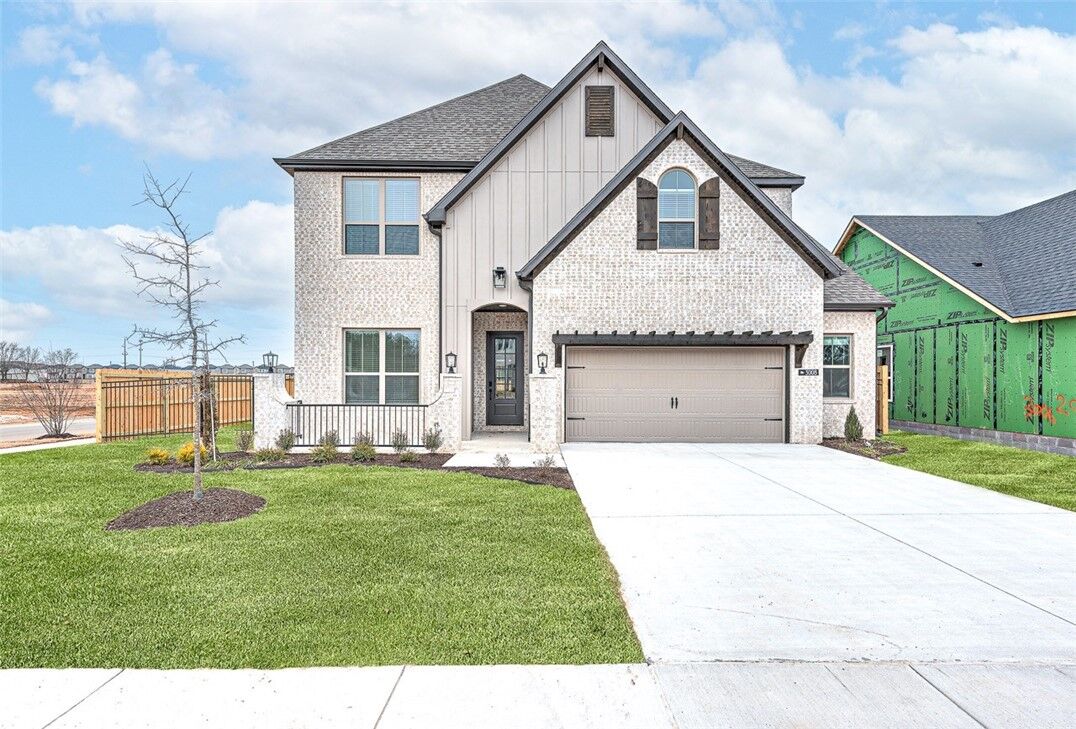 Property Photo:  3008 S 14th Place  AR 72758 