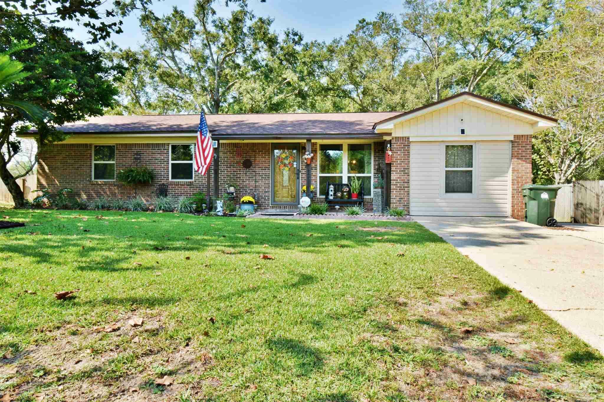 Property Photo:  173 Navarro Rd  FL 32533 