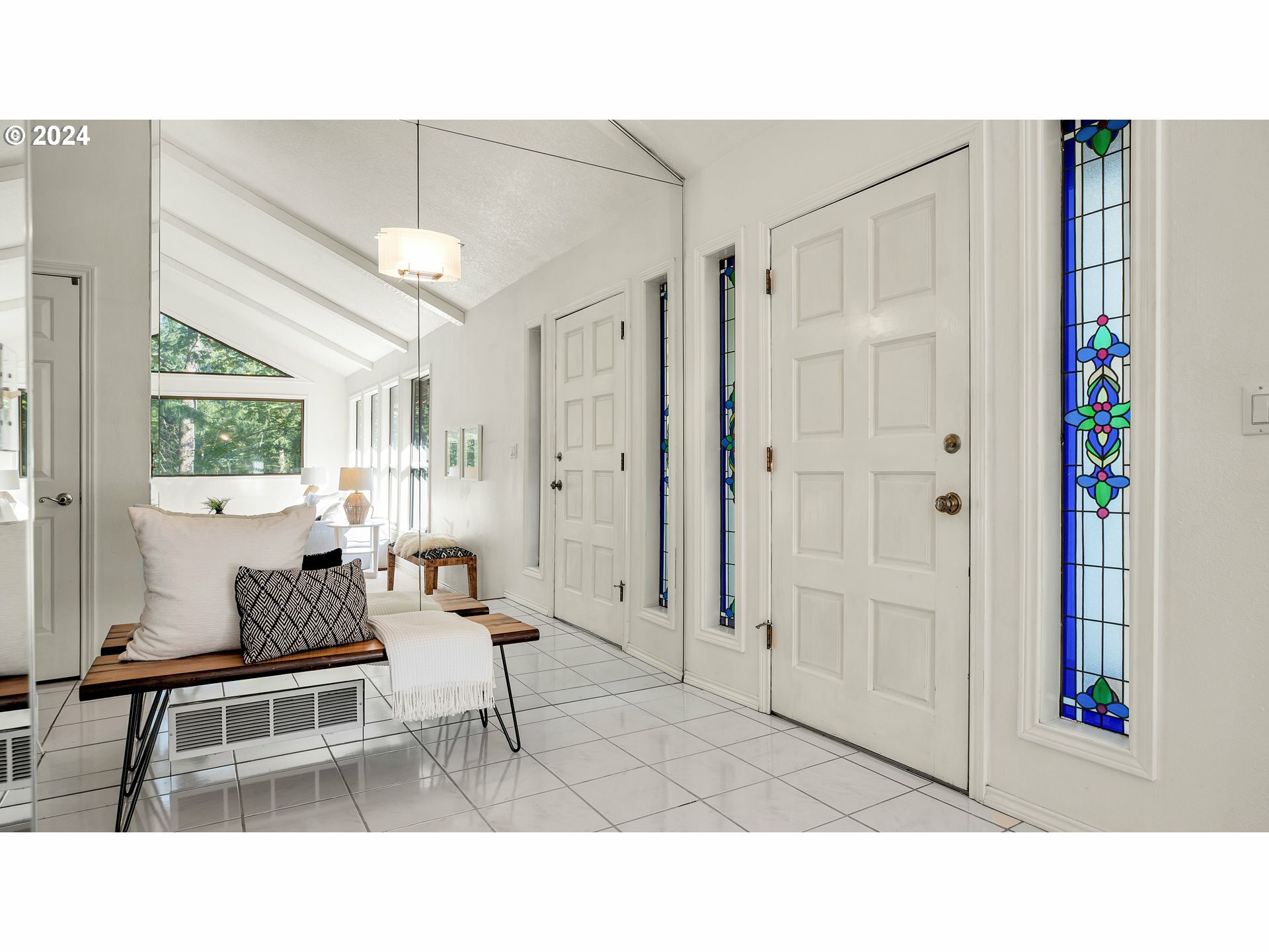 Property Photo: 1 Bernini Ct OR 97035