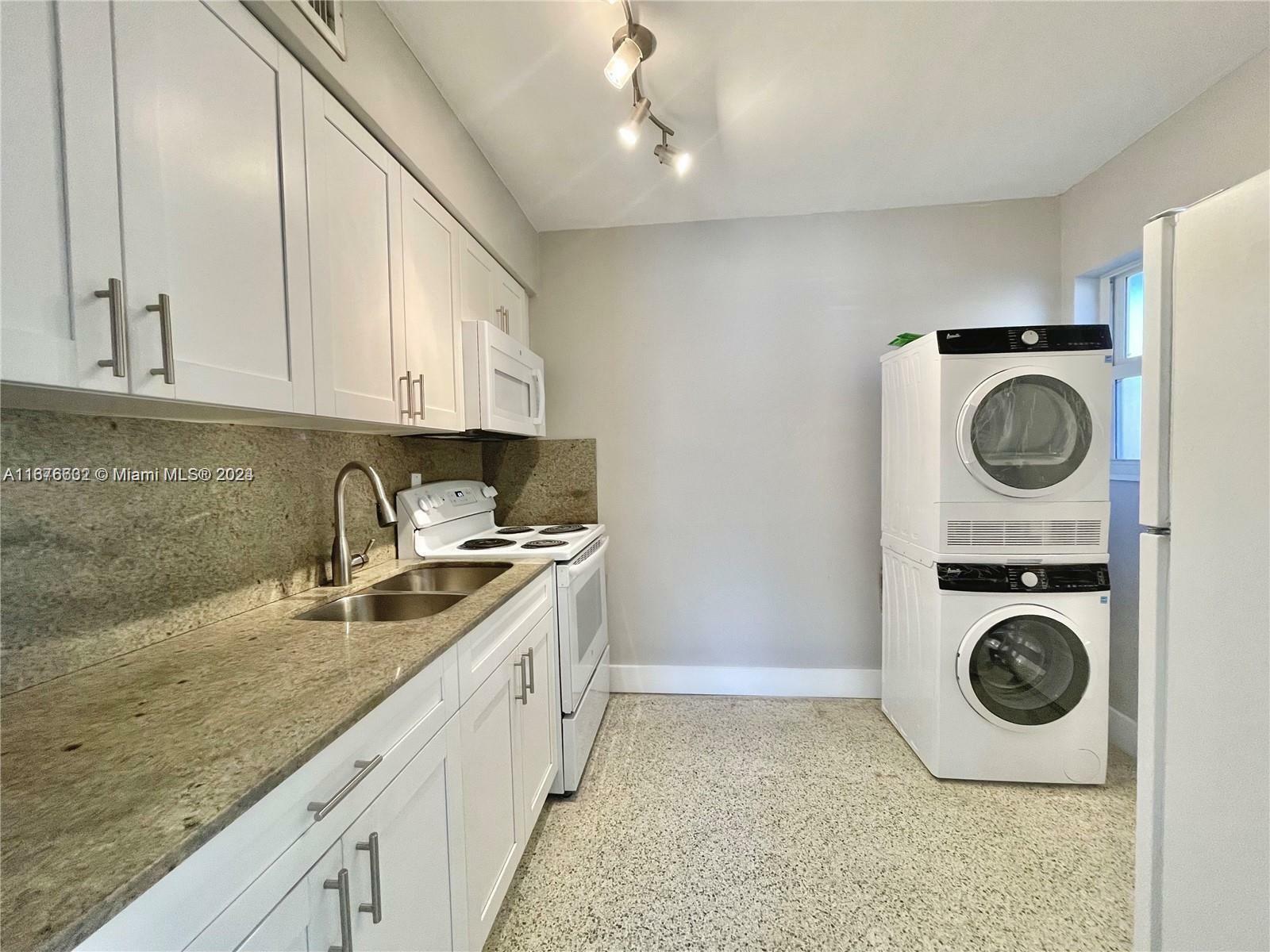 Property Photo:  174 E 5th St 3  FL 33010 