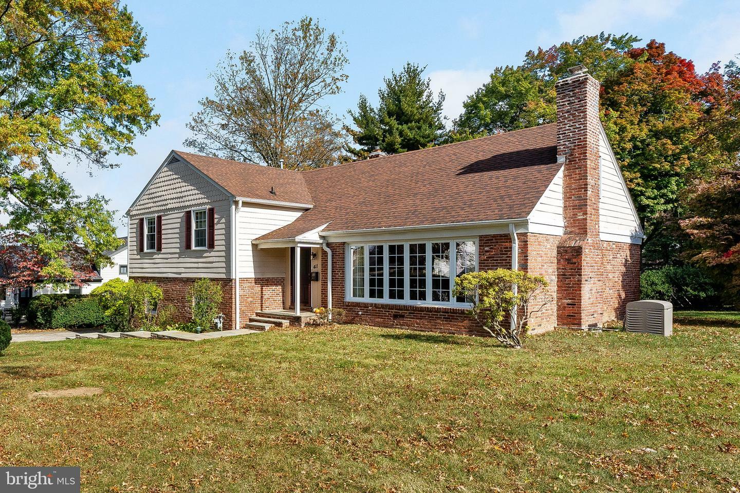 Property Photo:  411 Saint Davids Avenue  PA 19087 