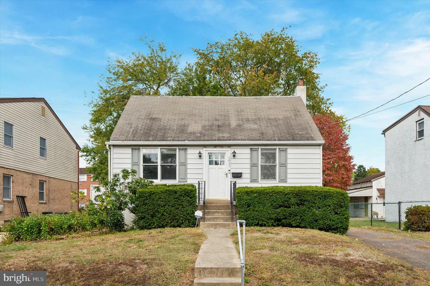 Property Photo:  1025 Lawnton Terrace  PA 19036 