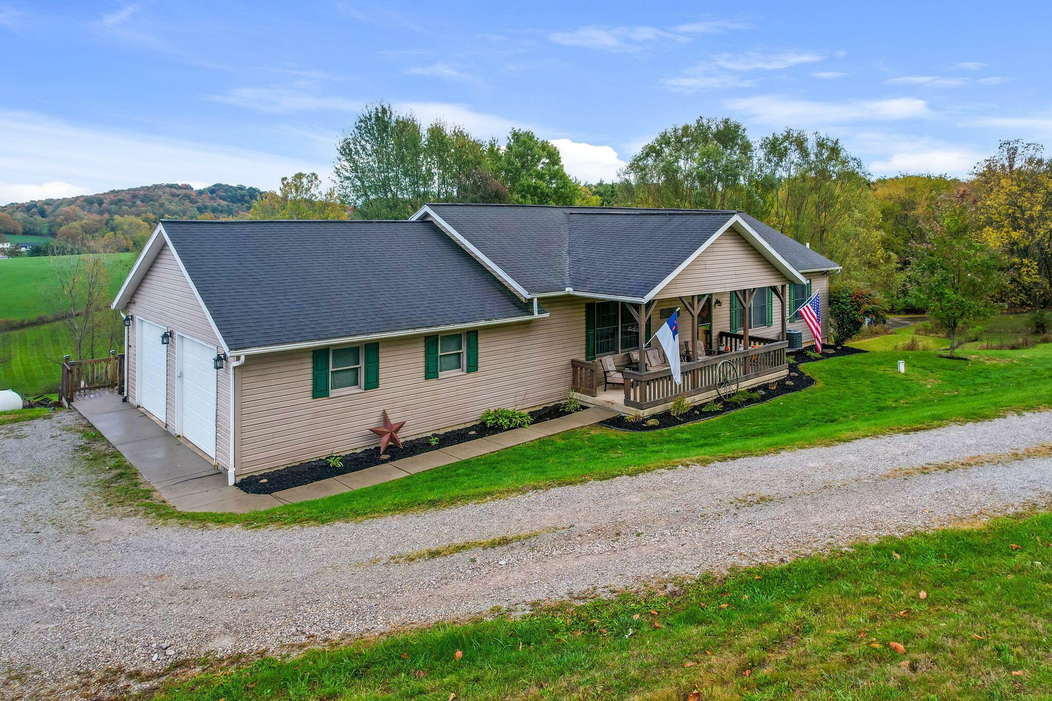 3241 Ritchey Road SE  Heath OH 43056 photo