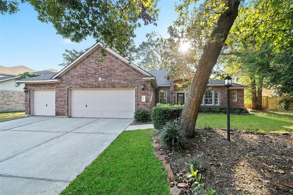 Property Photo:  59 N April Mist Cir Circle  TX 77385 