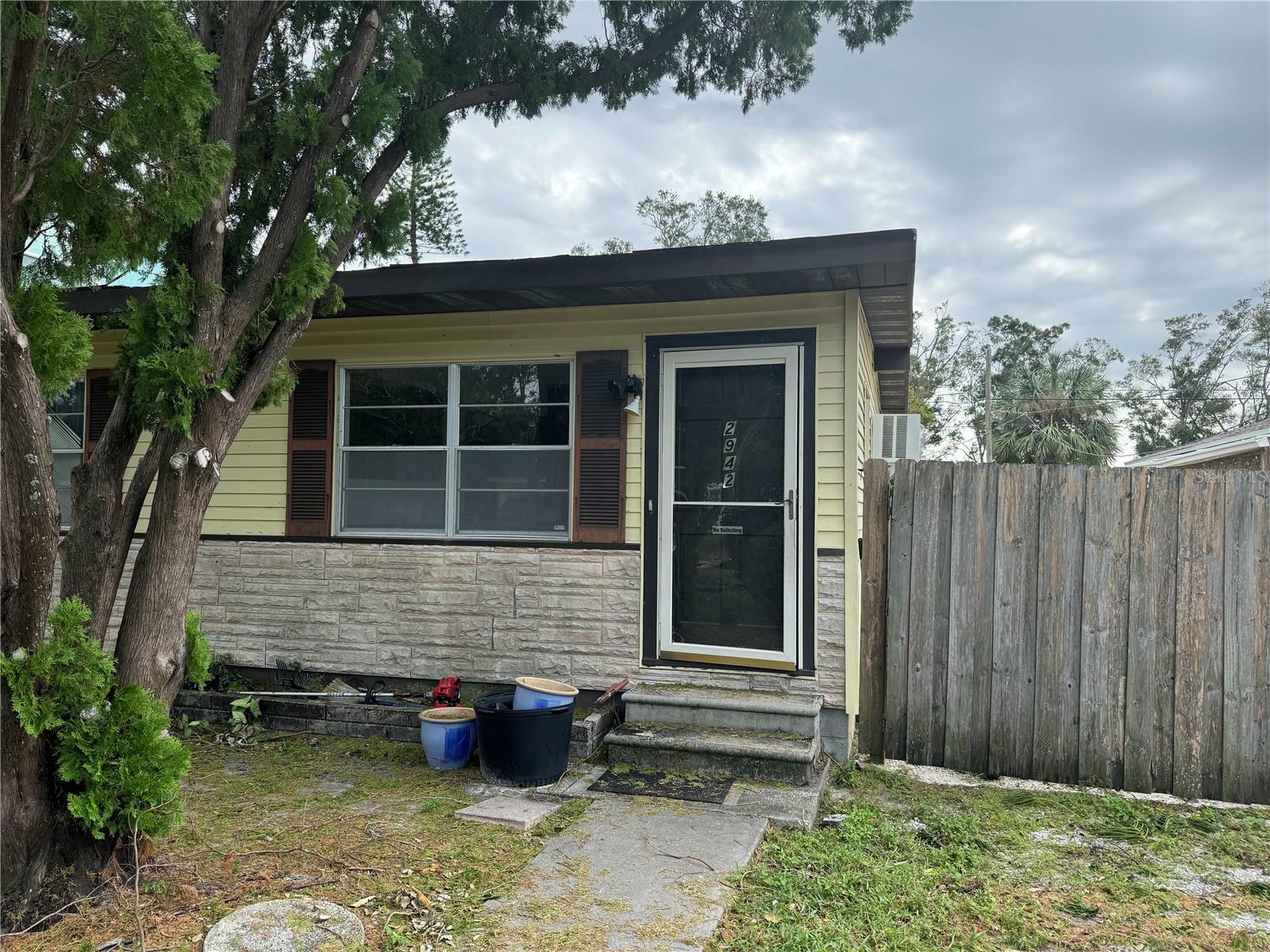 Property Photo: 2942 24th Avenue N FL 33713