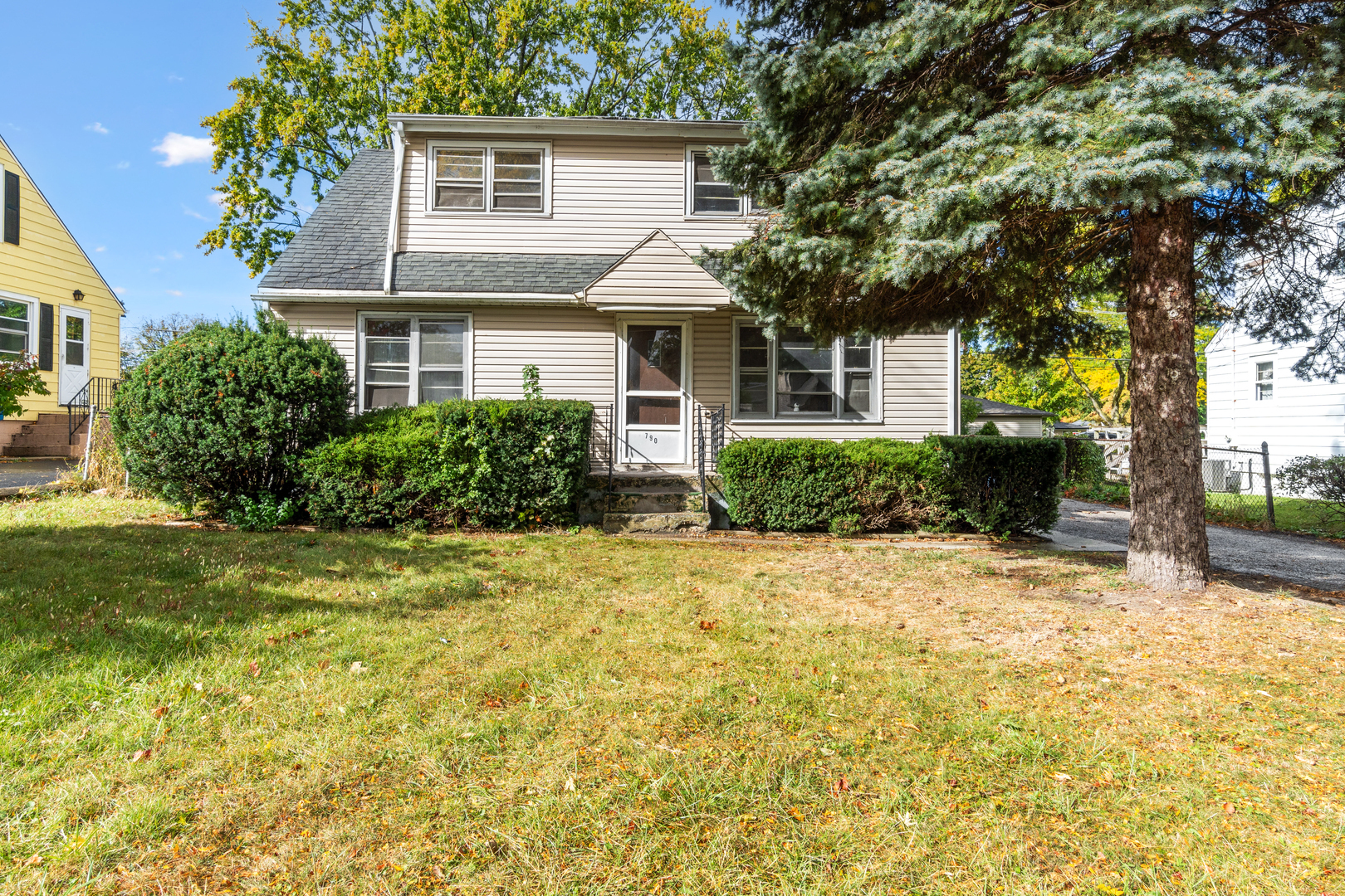 Property Photo:  790 N Van Auken Street  IL 60126 