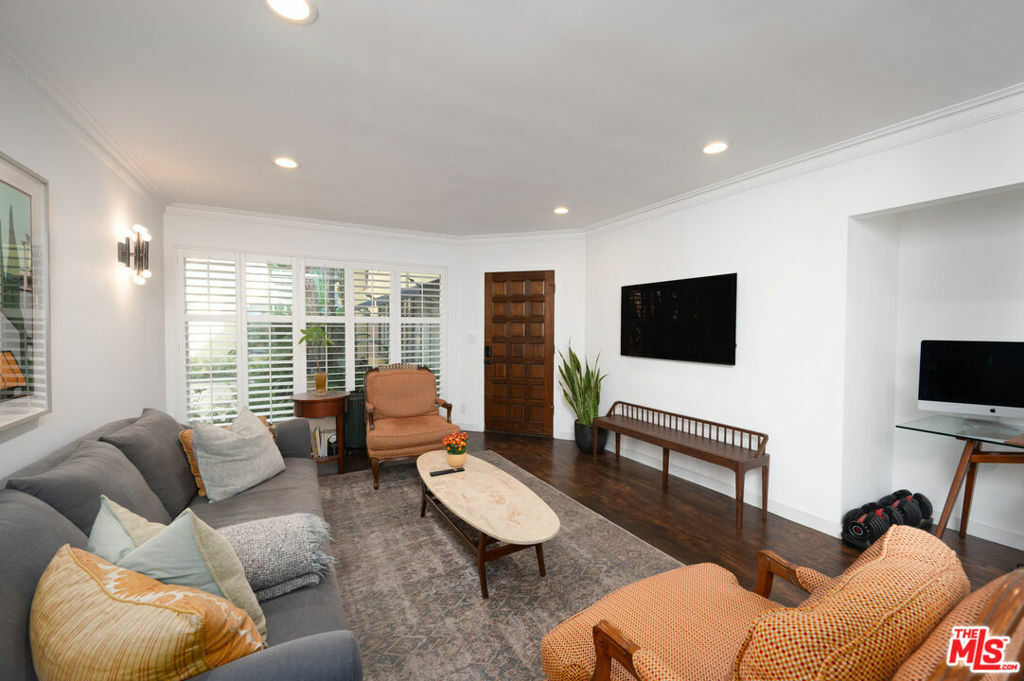 1615 N Laurel Avenue 112  Los Angeles CA 90046 photo