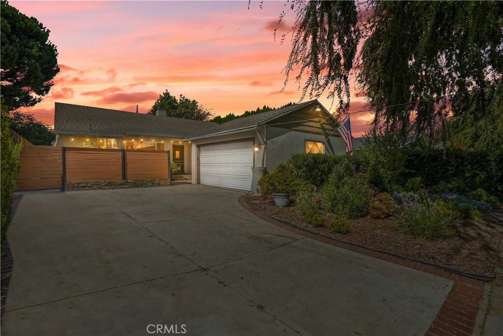 Property Photo:  6213 Enfield Avenue  CA 91316 