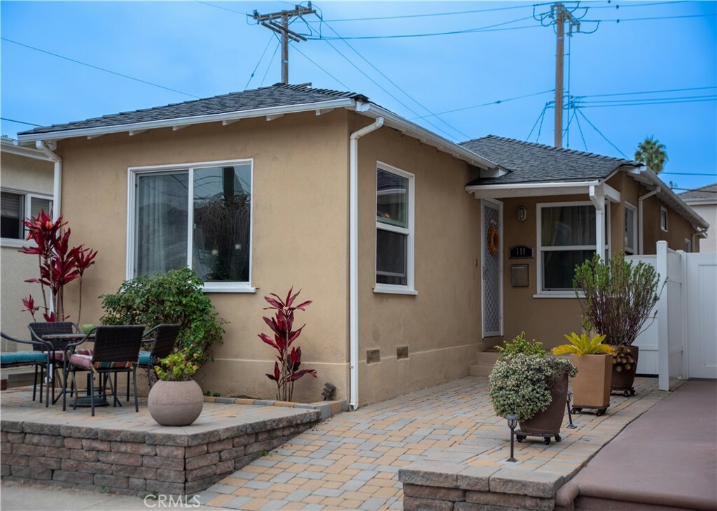 111 Dolphin Avenue  Seal Beach CA 90740 photo