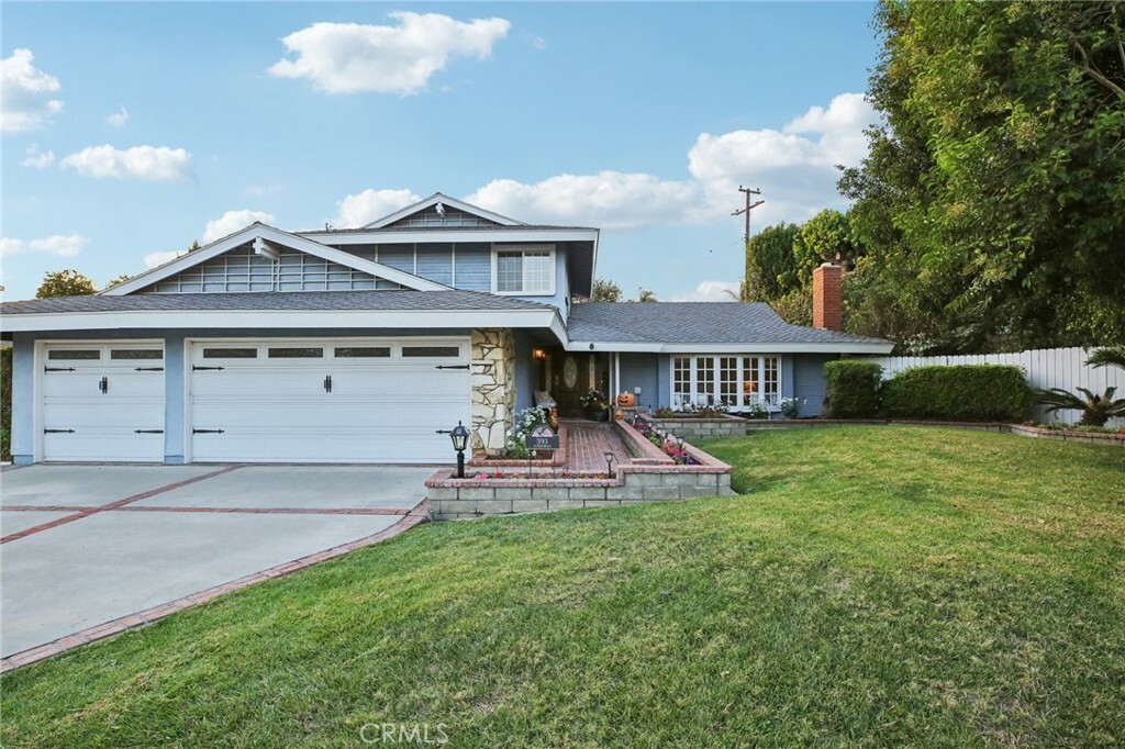 Property Photo:  393 Etna Cir  CA 92823 