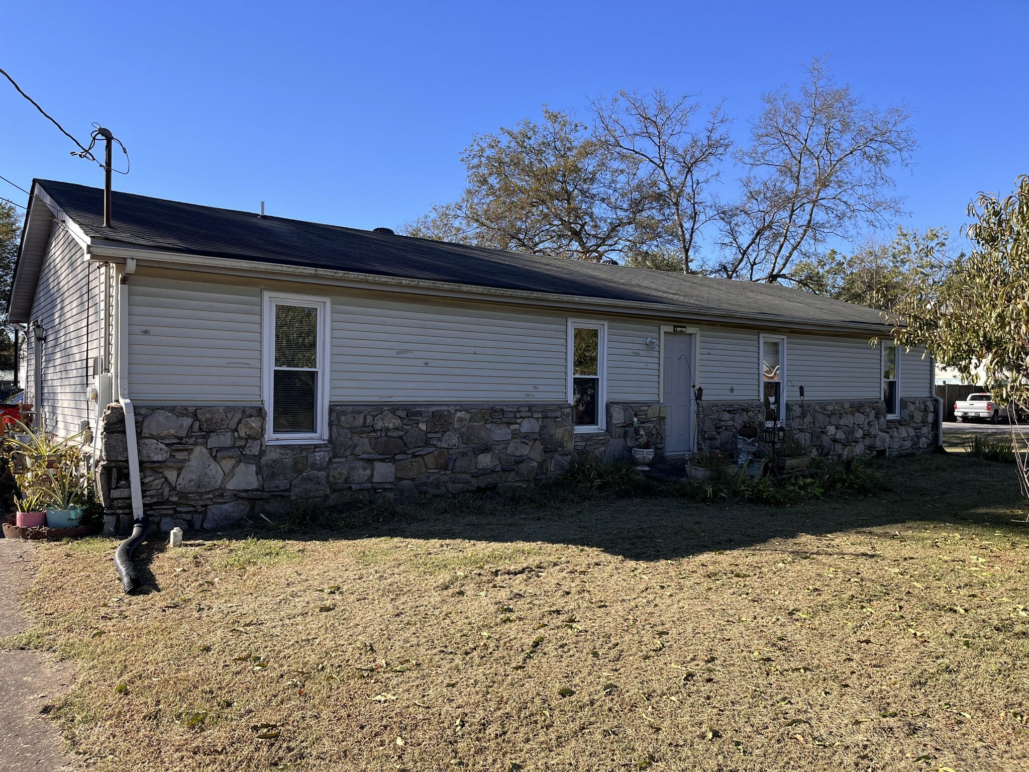 Property Photo:  600 Lincoln Dr  TN 37066 