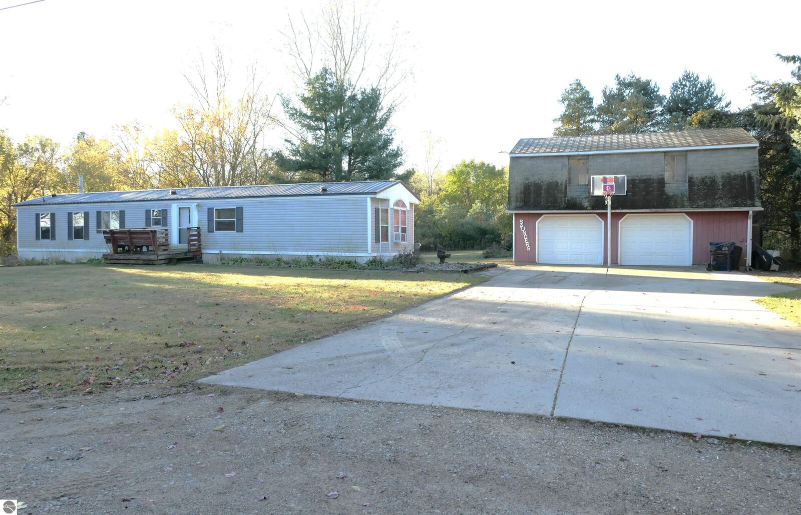 Property Photo:  610 E State Street  MI 48880 