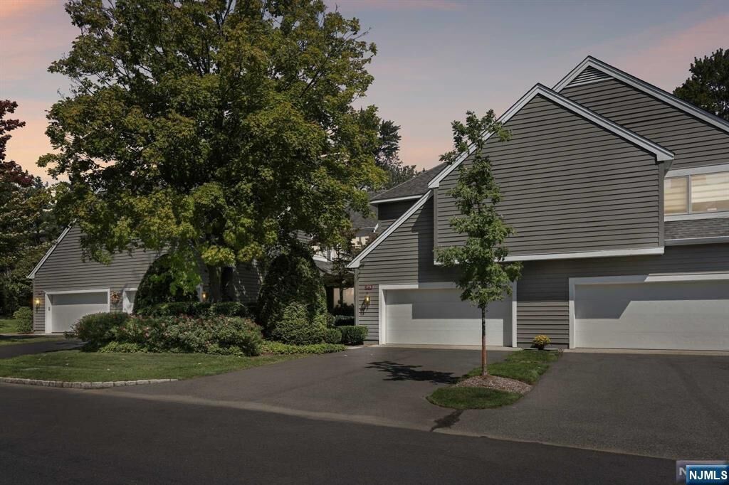 Property Photo:  274 Barnstable Drive  NJ 07481 