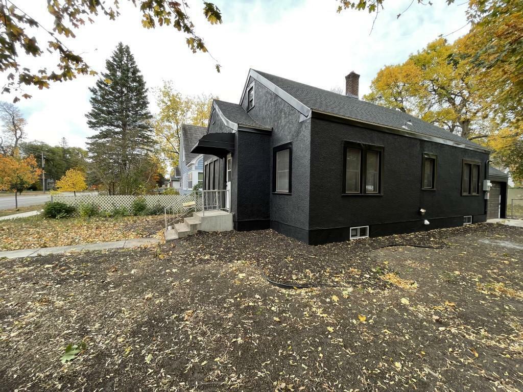 Property Photo:  233 Wilson Avenue NE  MN 56304 