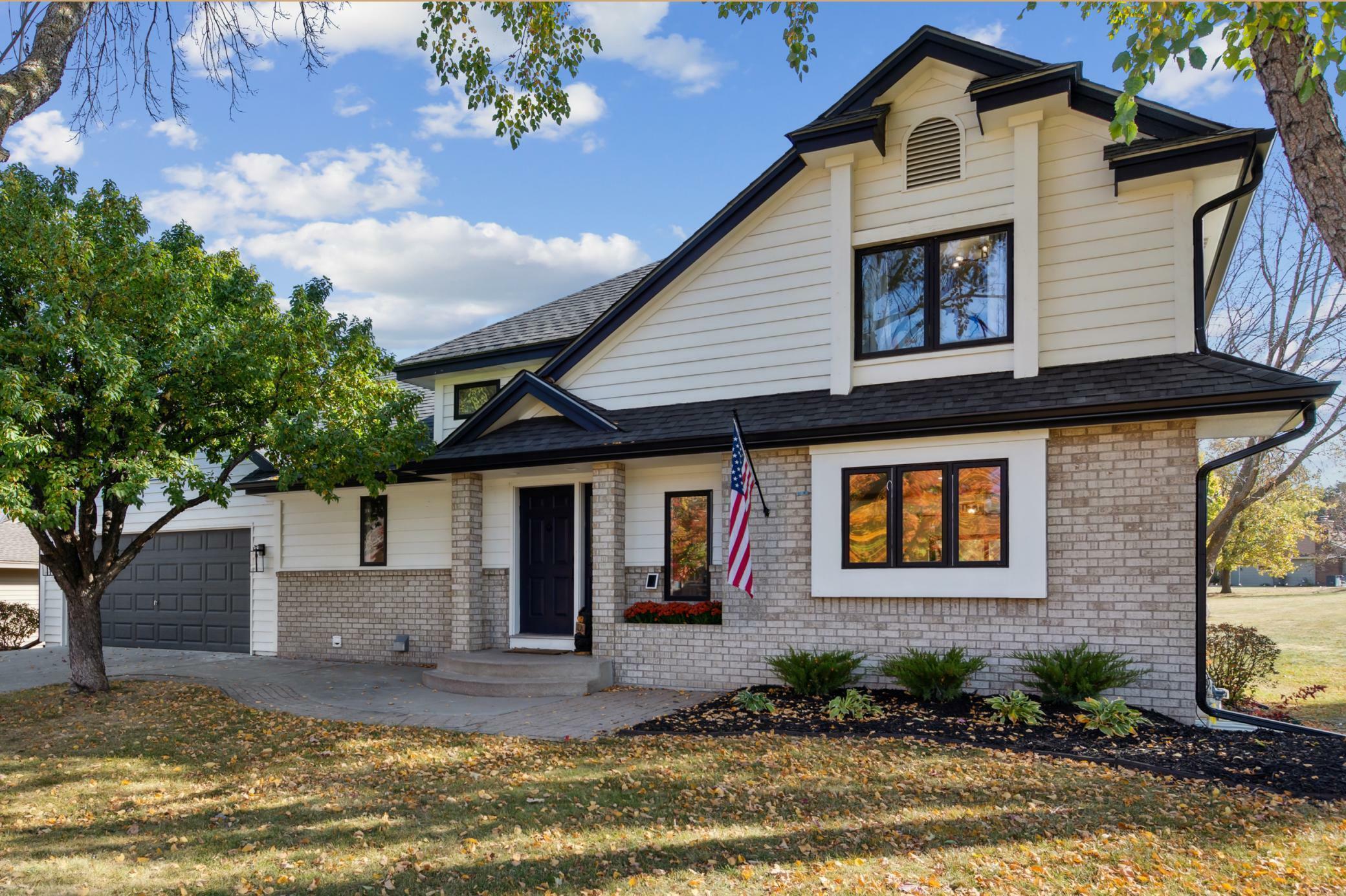 Property Photo:  384 Highwood Drive Circle  MN 55318 