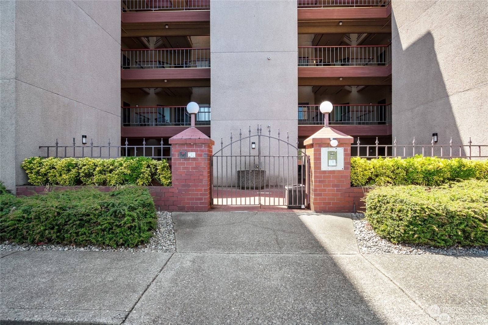 1902 S Bridgeport Way W 205  University Place WA 98466 photo