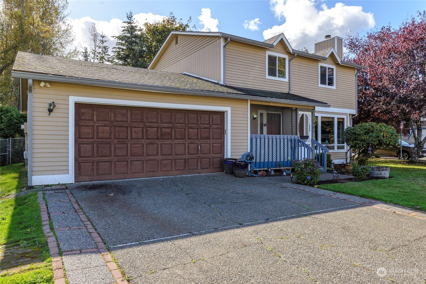 Property Photo:  11901 SE 212th Place  WA 98031 