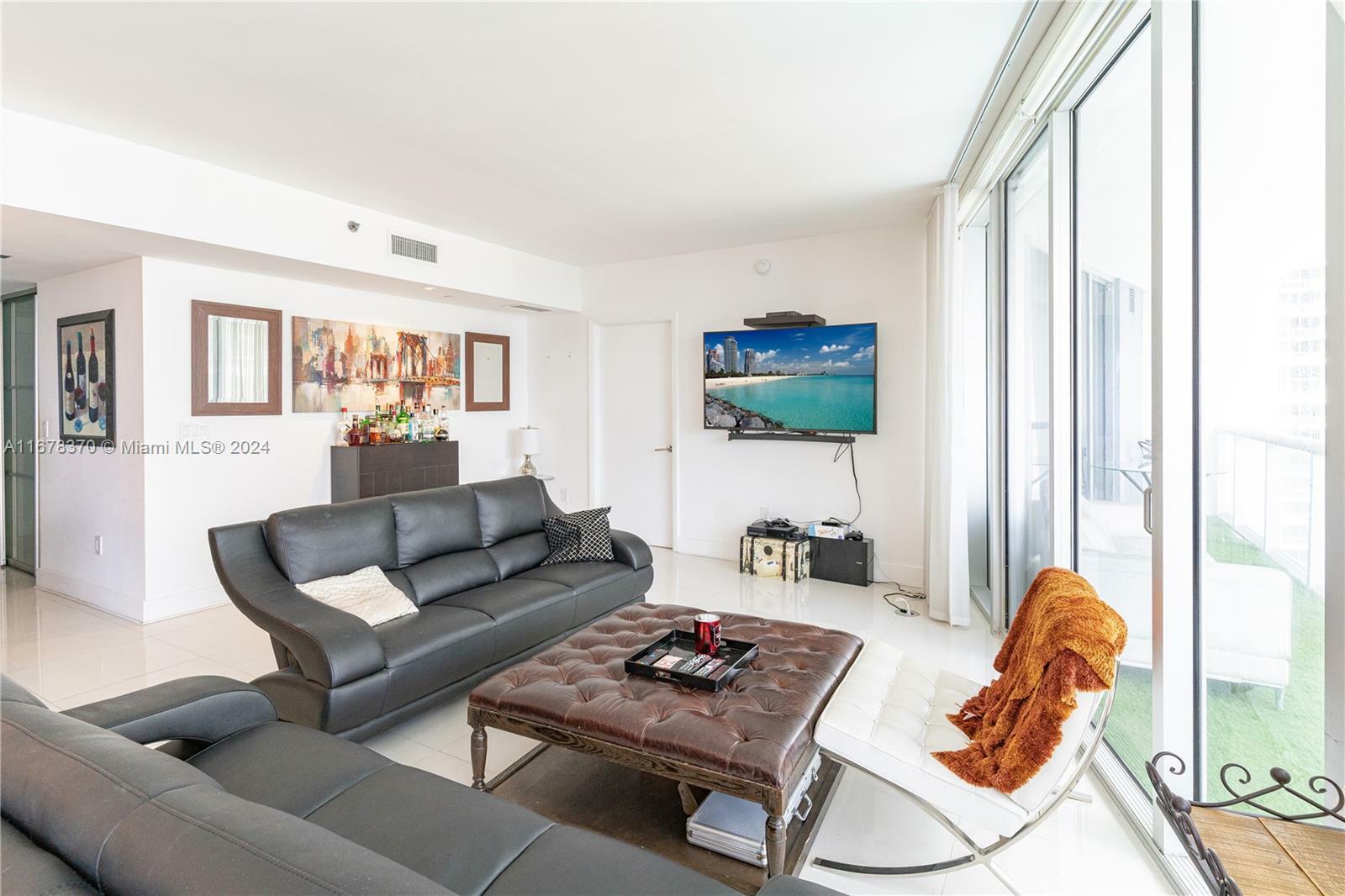 Property Photo:  495 Brickell Ave 2704  FL 33131 