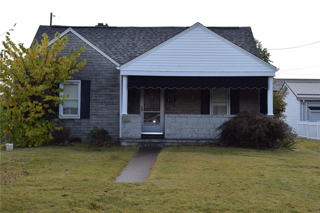 Property Photo: 916 Brown St PA 15012