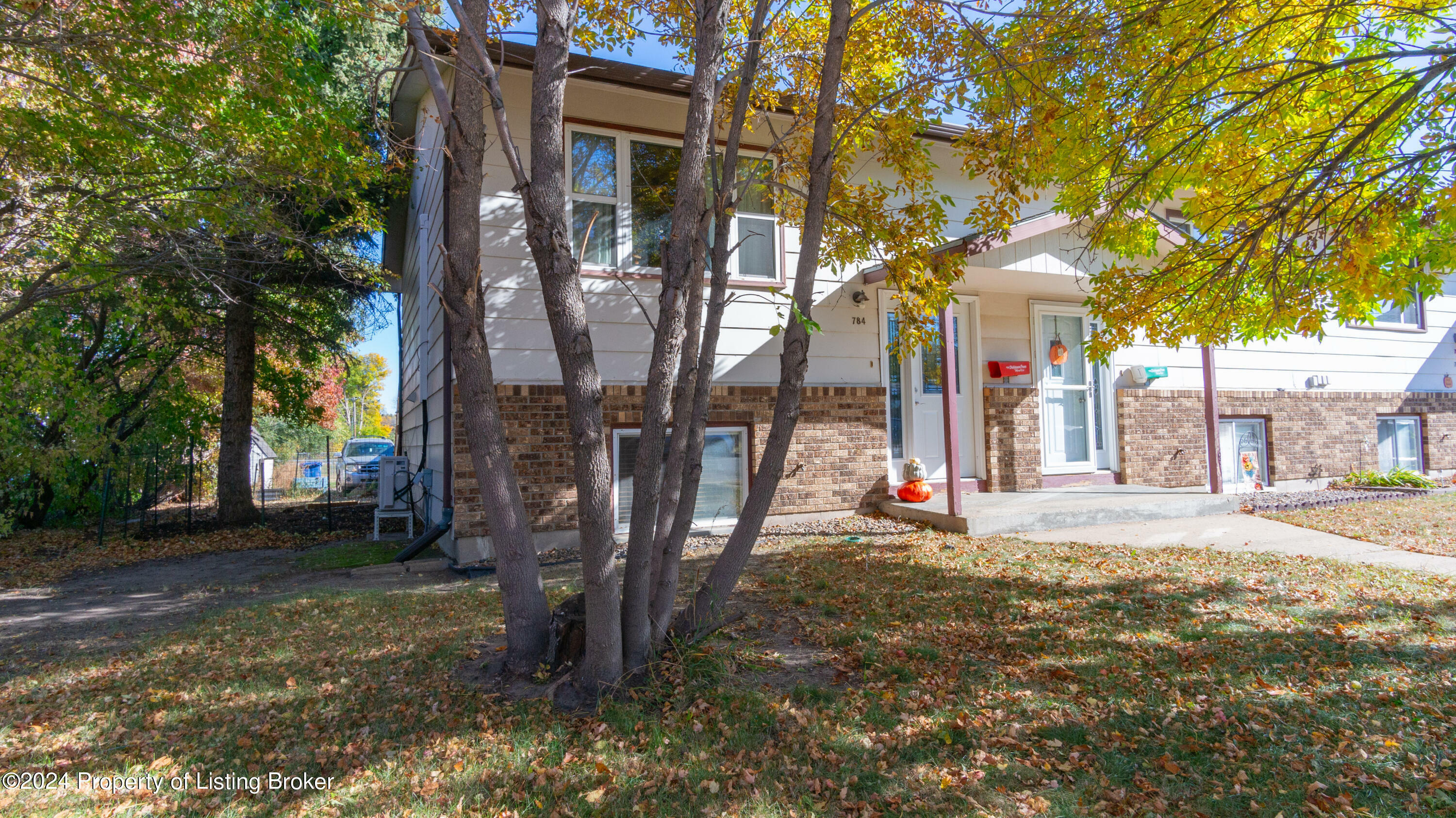 Property Photo:  784 4th Avenue E  ND 58601 