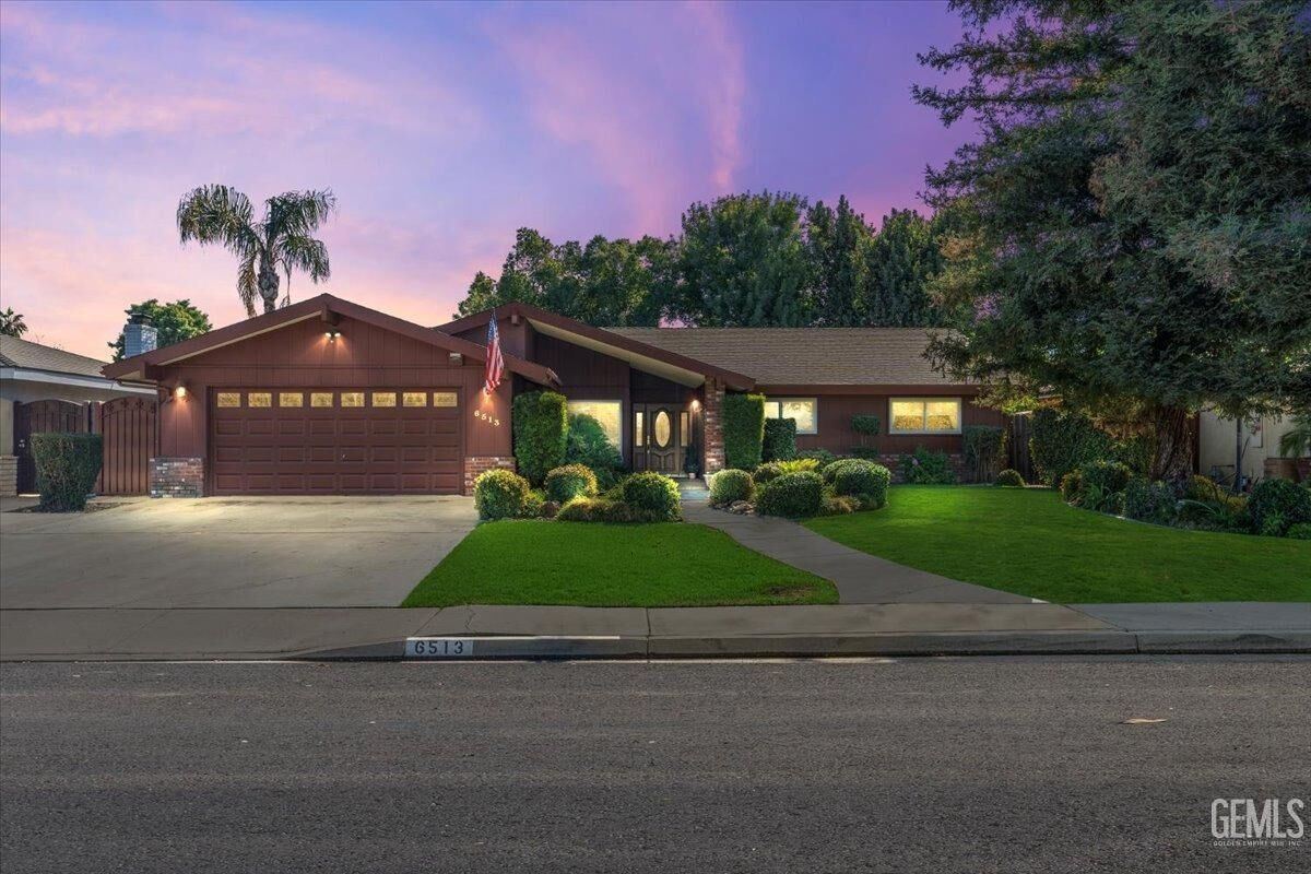 Property Photo:  6513 Columbia Lane  CA 93309 