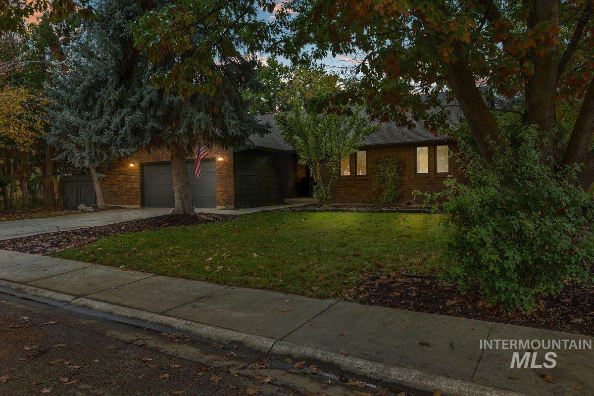 Property Photo:  5487 N Marcliffe Ave  ID 83704 