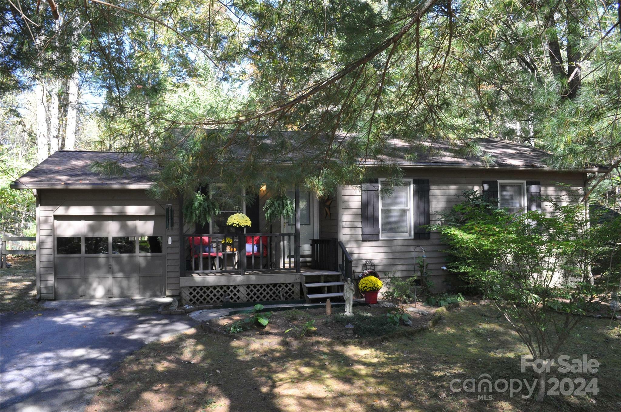 Property Photo:  203 Cinnamon Way  NC 28731 