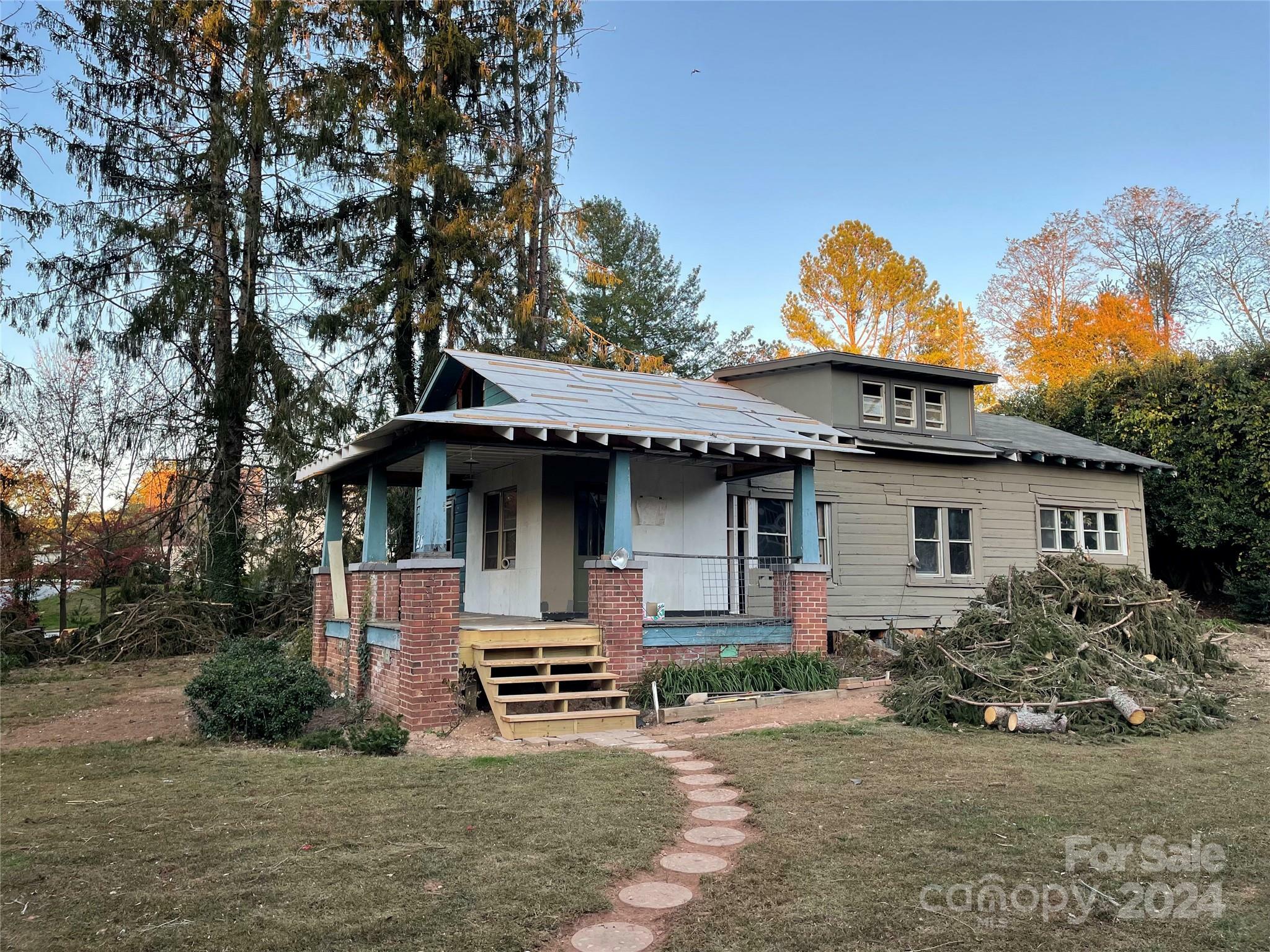 Property Photo:  26 Overlook Road  NC 28803 