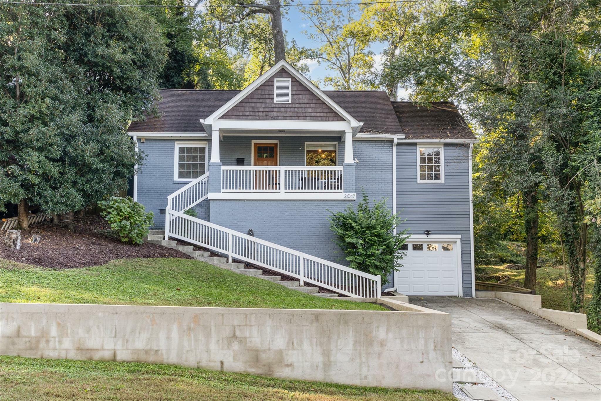 Property Photo:  2017 Wood Dale Terrace  NC 28203 