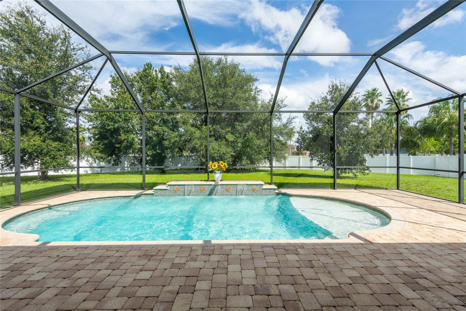 Property Photo:  8314 Round Leaf Lane  FL 33578 