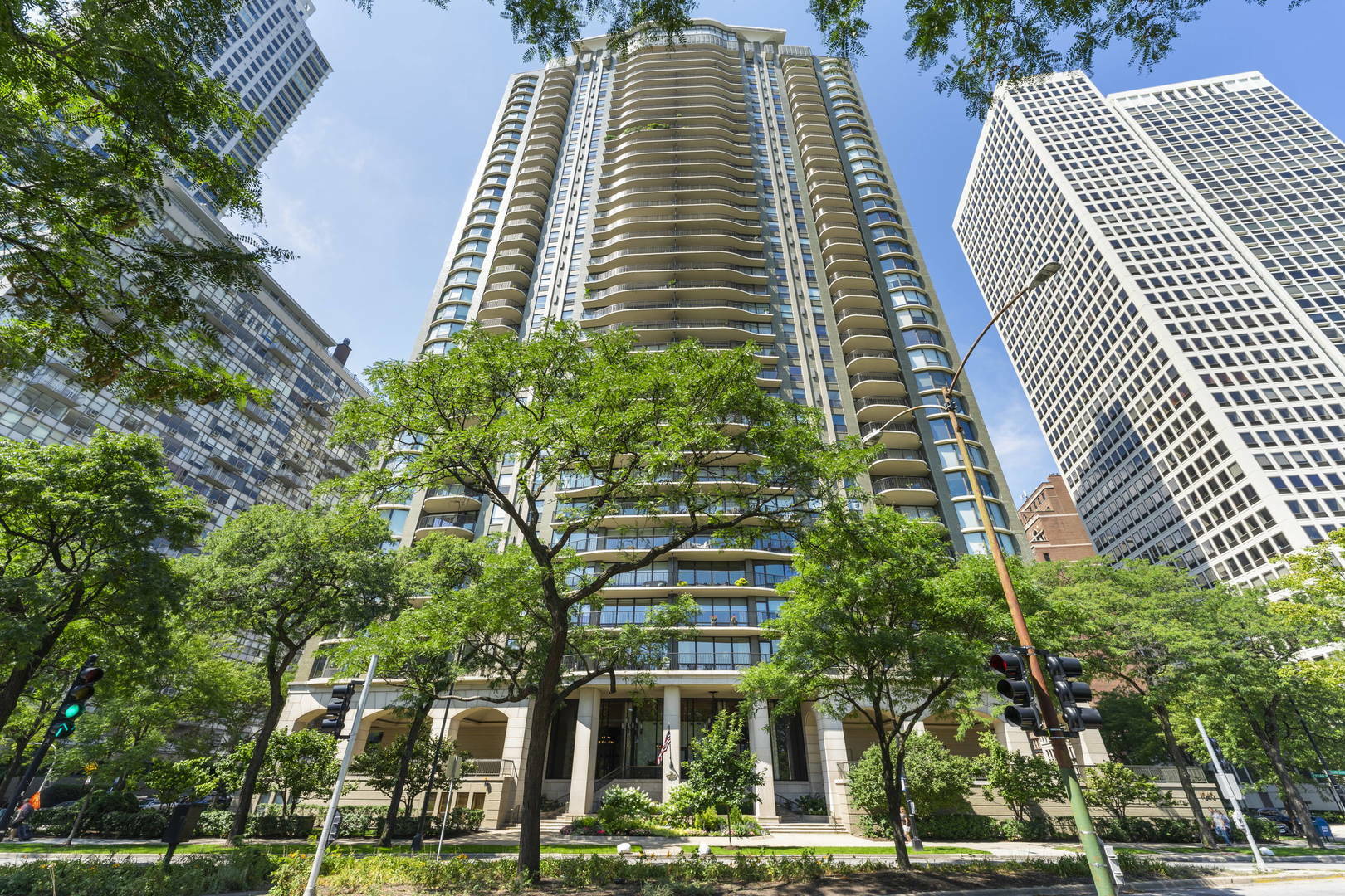 Property Photo:  1040 N Lake Shore Drive 27A  IL 60611 