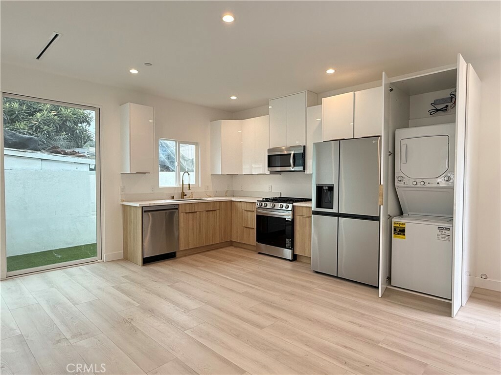 Property Photo:  7447 Oakdale Avenue  CA 91306 