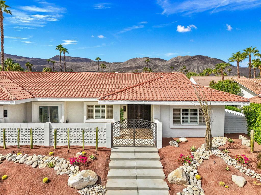 Property Photo:  47215 Heliotrope Drive  CA 92260 