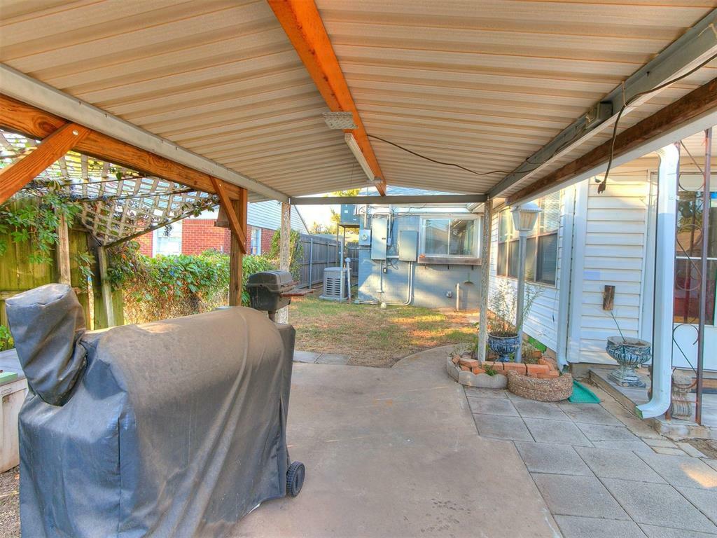 Property Photo:  705 W Dewey Street  OK 74801 