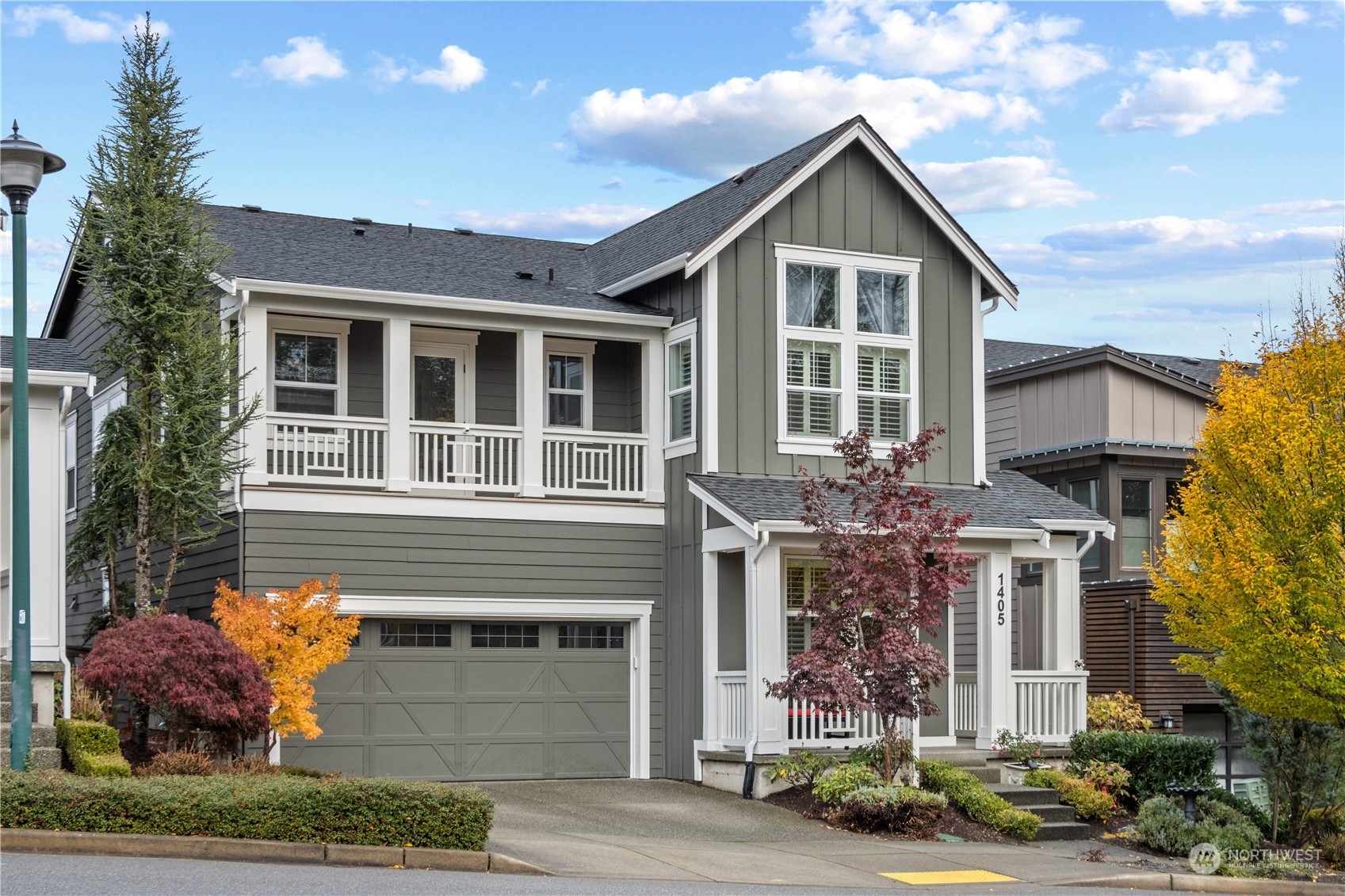 Property Photo:  1405  Pine Crest Circle NE  WA 98029 