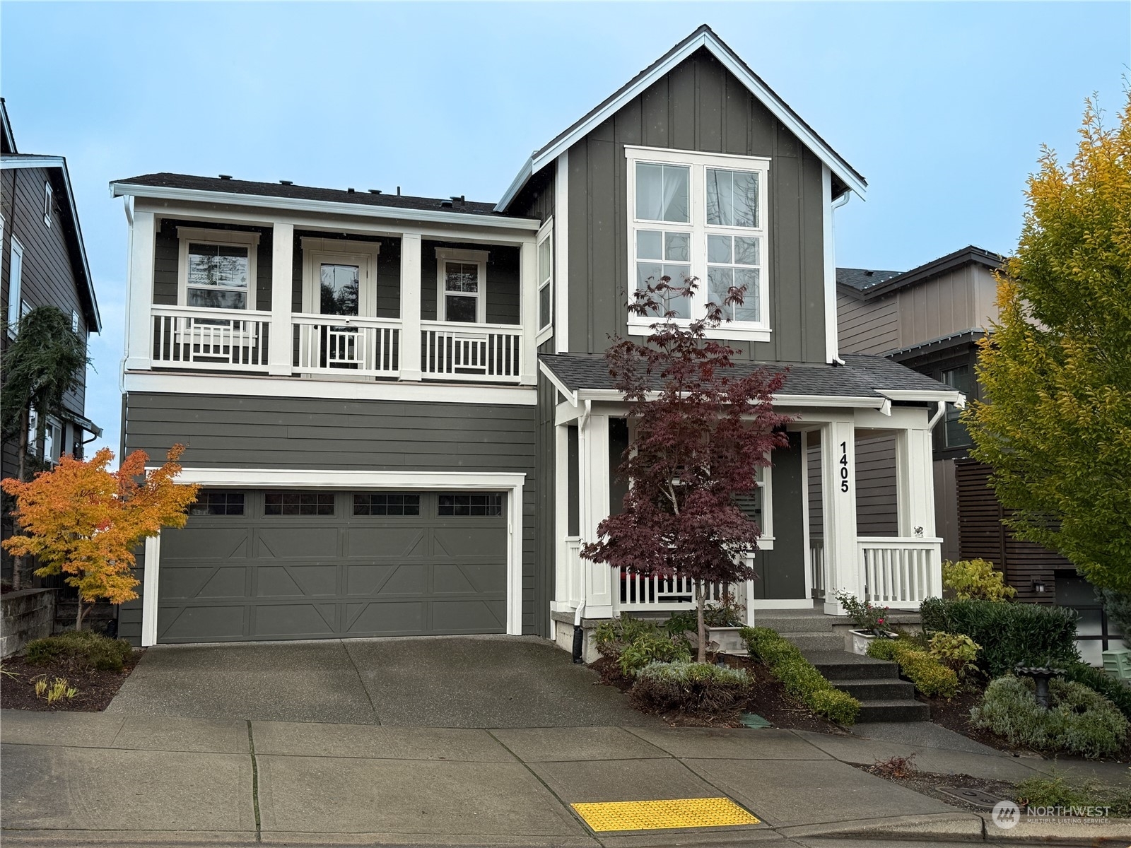 Property Photo:  1405 Pine Crest Circle NE  WA 98029 