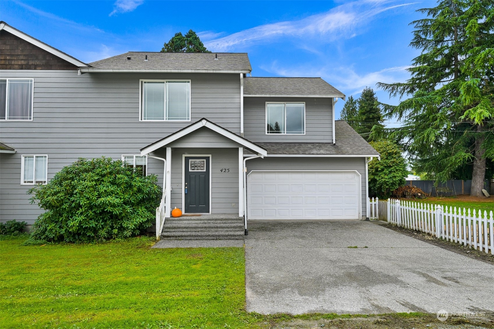 Property Photo:  425 Rowland Road  WA 98284 