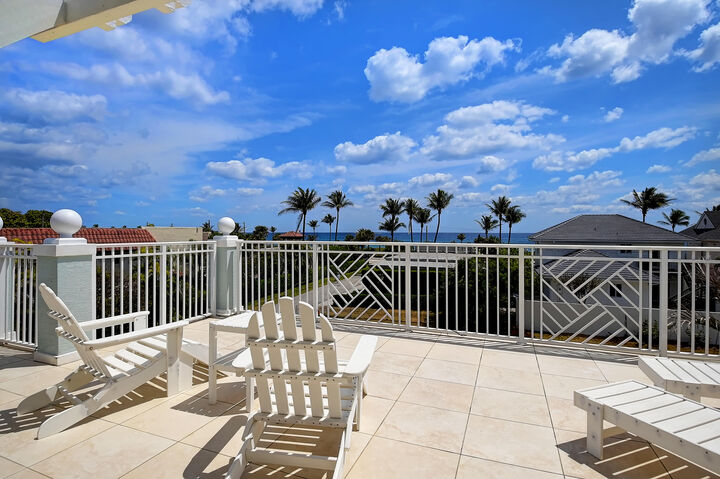Property Photo: 1120 Ocean Terrace FL 33483