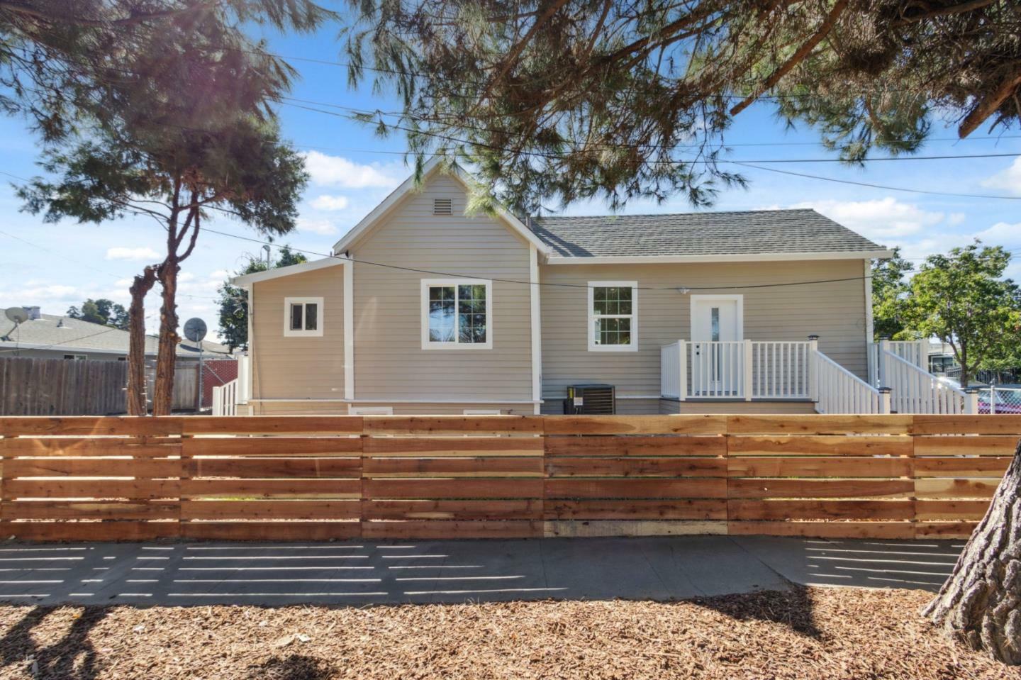 Property Photo:  502 Hannah Street  CA 95126 