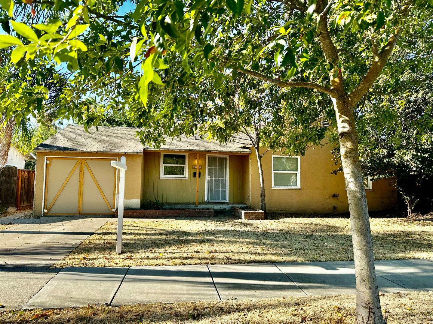 Property Photo:  330 East 18th Street  CA 95340 